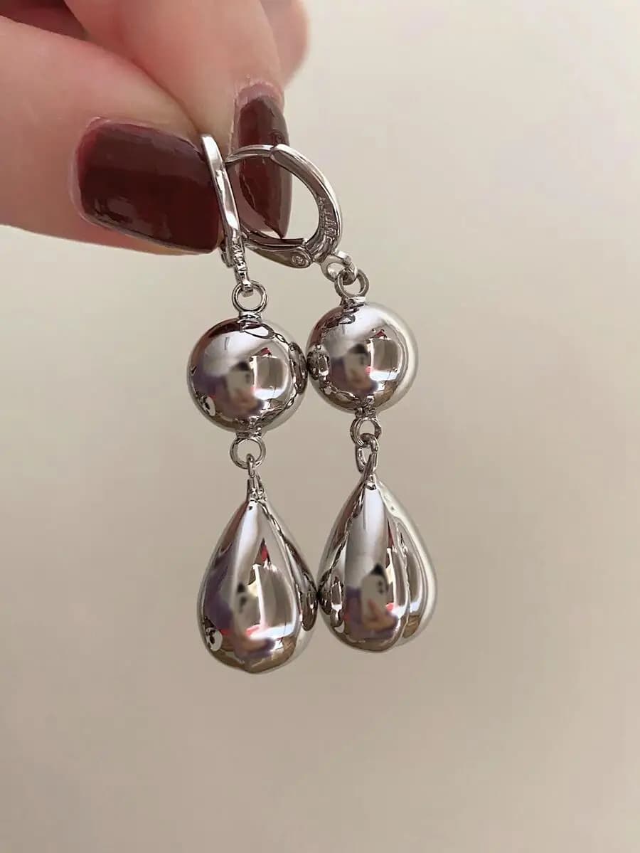 Water Drop Shaped Earrings Lightweight Elegant Design