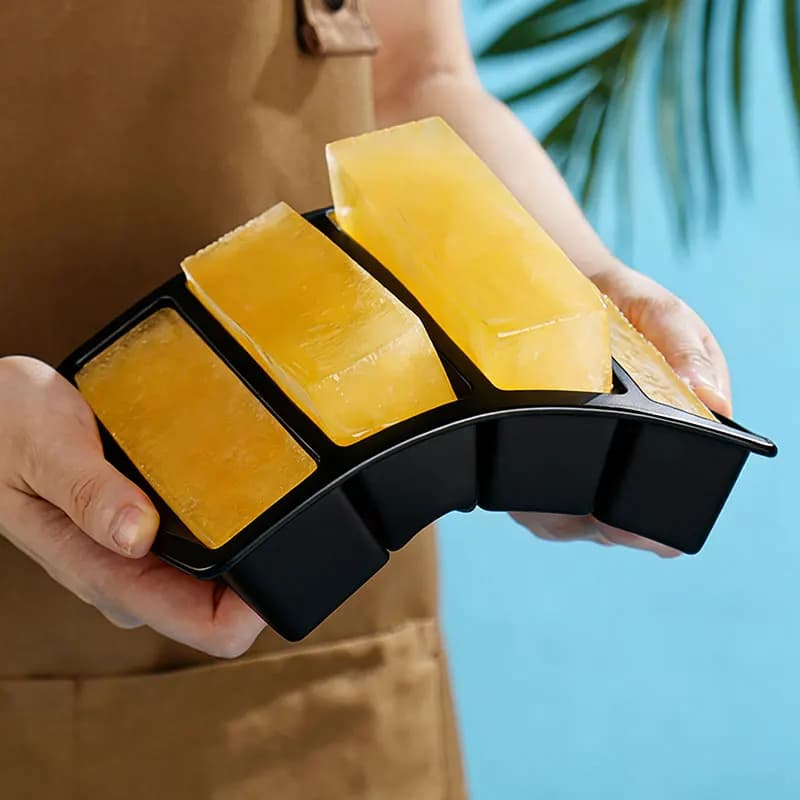 4-grid Ice Cube Mold Silicone Reusable Food Mould Rectangular Frozen Tray With Cover Durable Kitchen Storage Box Kitchen Tool