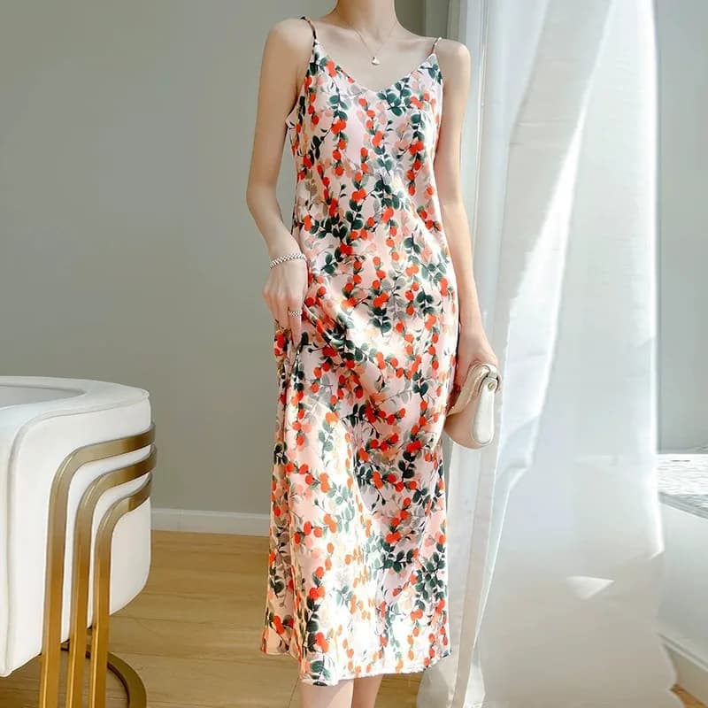 Silk Silk Scarf Print Halter Dress Women's Summer New Holiday Style Elegant Versatile Skirt V-neck High-waisted Long A-line D...