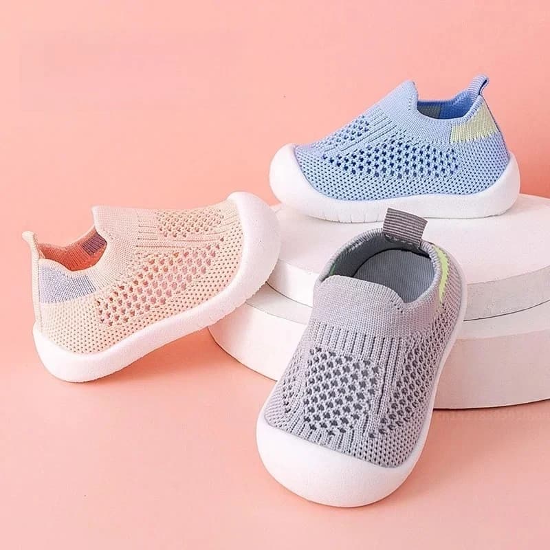 Scarpe per Bambini Primavera-Estate, Sneakers Traspiranti in Maglia, Scarpe da Tennis Slip-on per Ragazzi, Scarpe Casual Morbide Antiscivolo per Ragazze