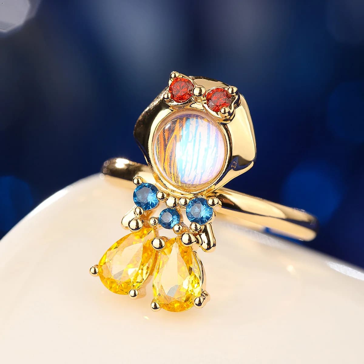 Un anello da principessa per ragazza cartone animato, materiale in rame intarsiato con serie di zirconi, regalo di design di nicchia personalizzato per ragazze