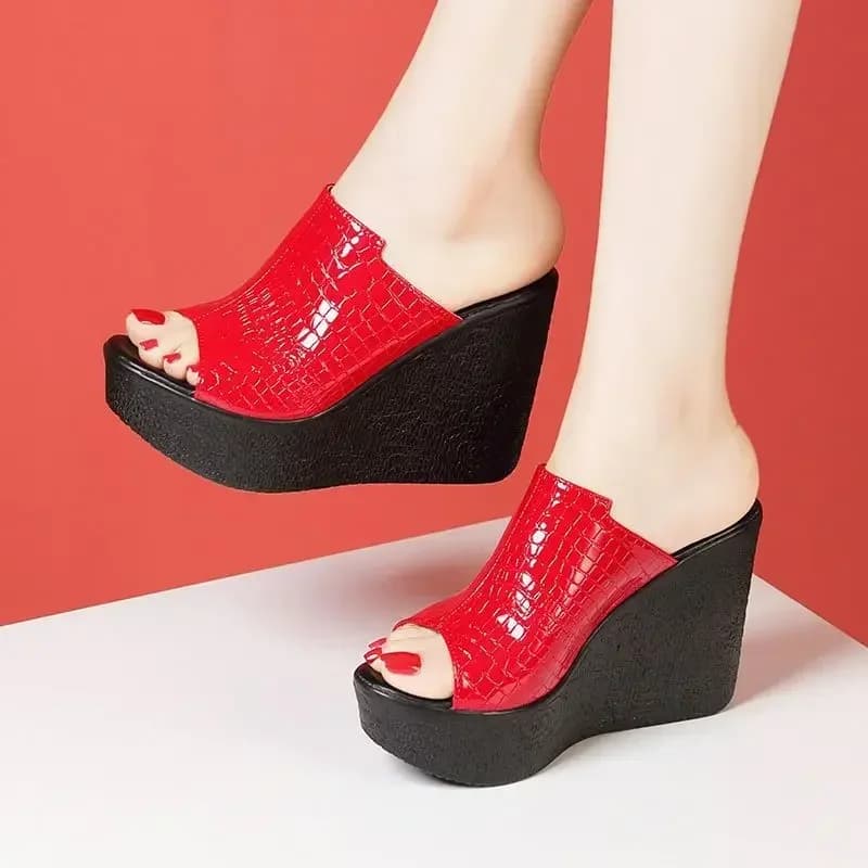 11 cm di piccola dimensione 32-43 scarpe estive in pelle brillante zeppe con plateau diapositive 2025 pantofole con tacco alto da donna per ufficio modello mamma
