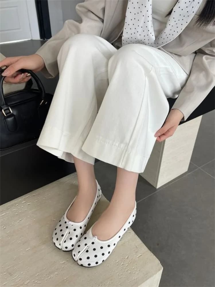 Scarpe a punta divisa con pois, mocassini slip-on in stile francese, scarpe basse eleganti e versatili per tutte le stagioni da donna