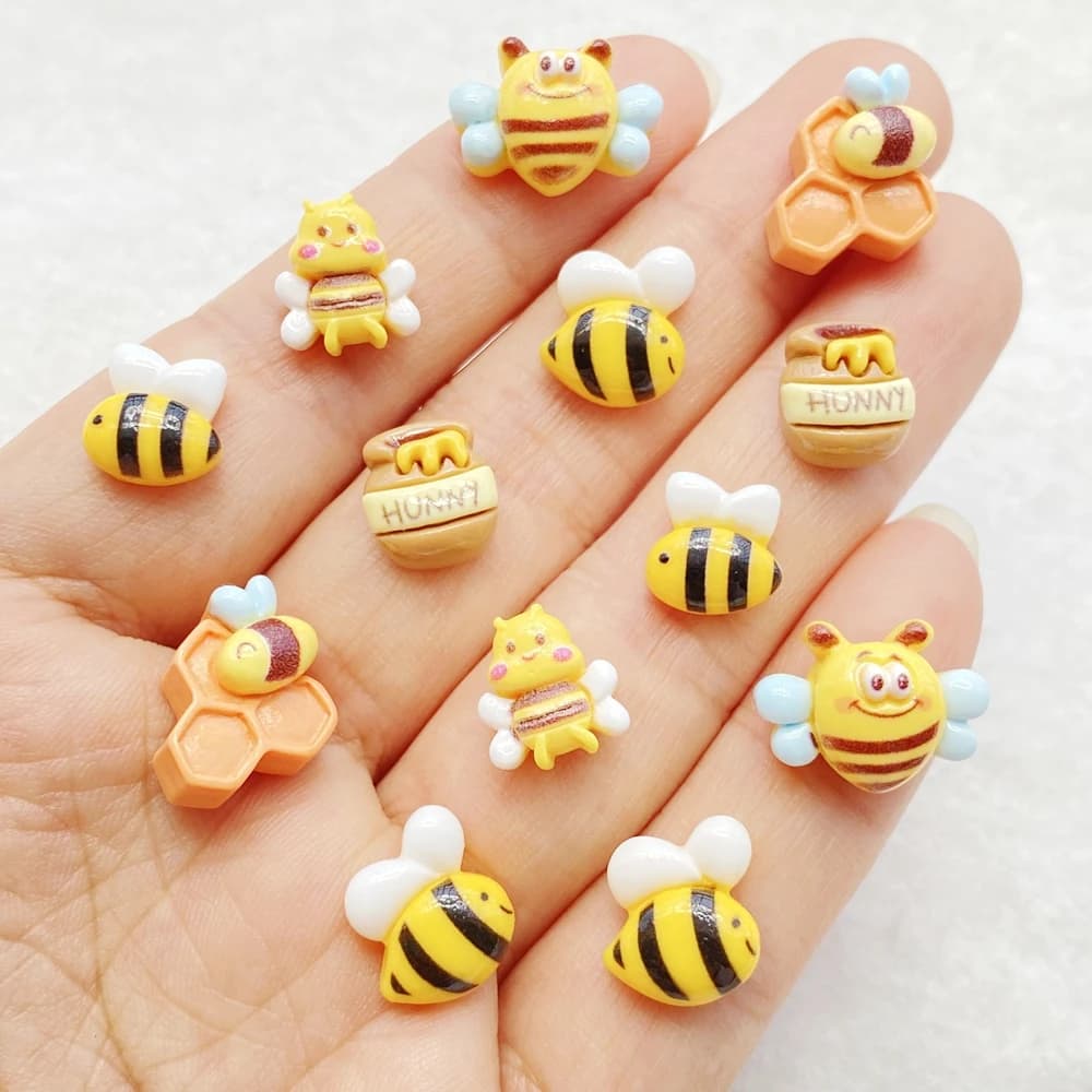 20 pezzi simpatico mini cartone animato ape e vaso di miele nail art resina designer charms fai da te per unghie decorazioni 3D gioielli