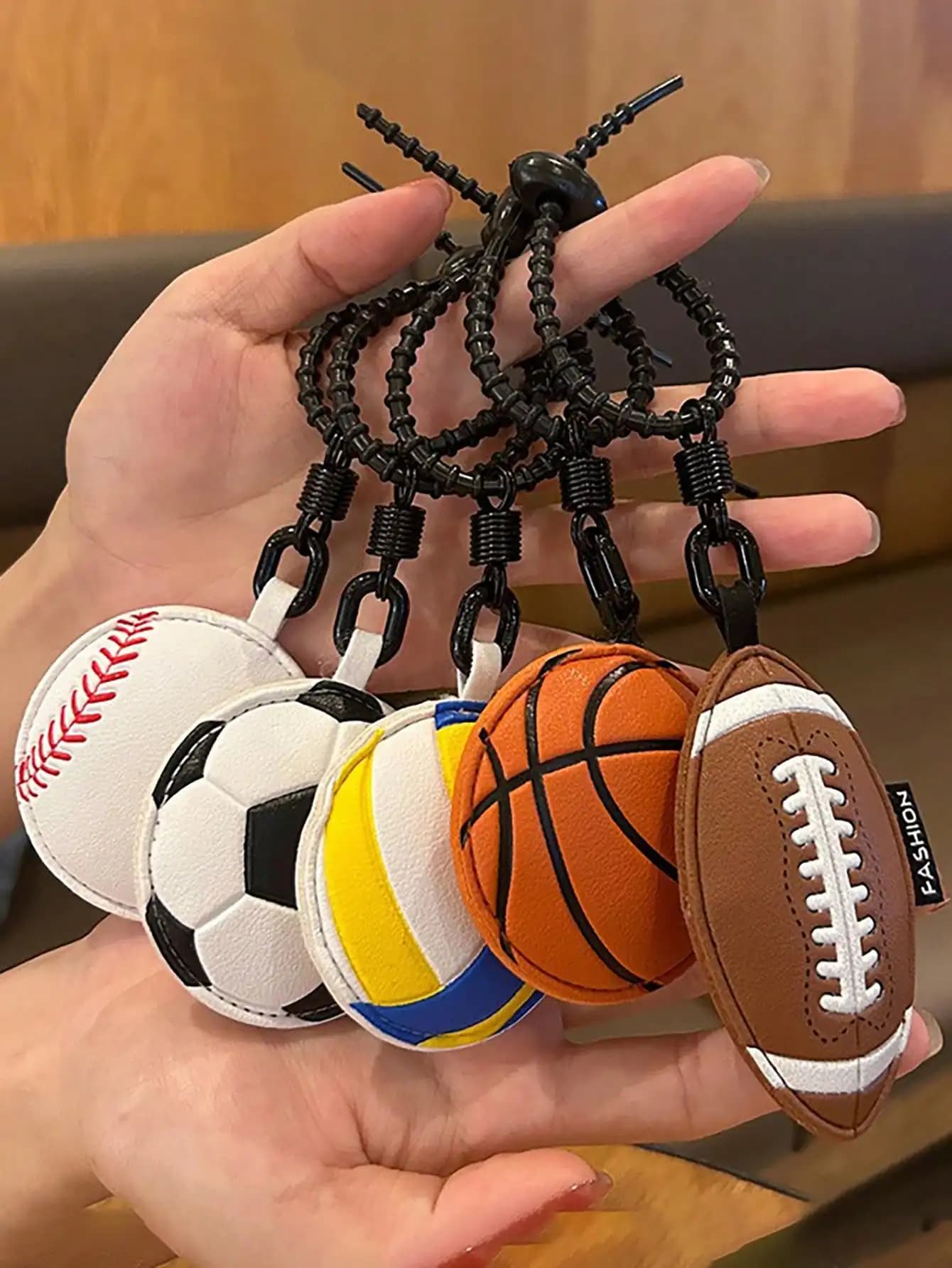 1 Pezzo Portachiavi Creativo in Pelle a Forma di Palla Sportiva, Pallacanestro, Calcio, Rugby, Pallavolo, Baseball, Decorazione per Portachiavi