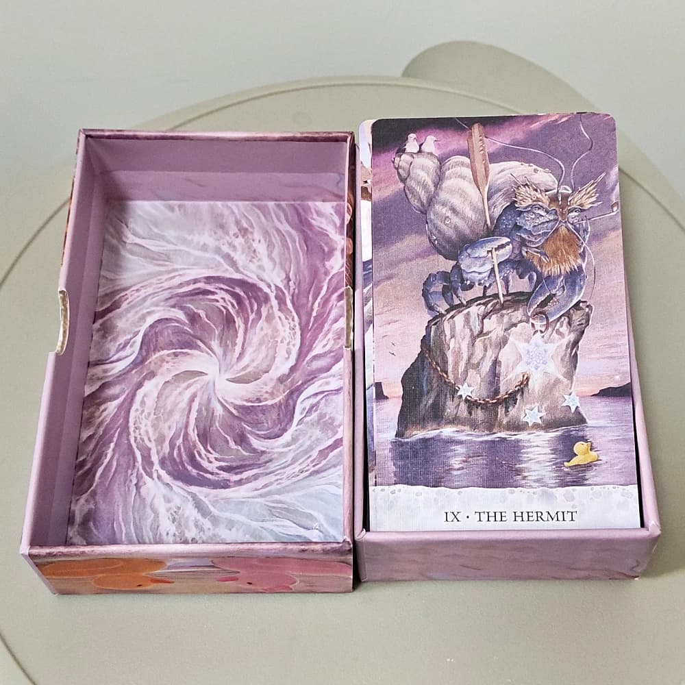Tarocchi delle Maree: Le Avventure di un'anatra chiamata Bob - Mazzo di tarocchi unico da 78 carte in scatola rigida - Cartoncino a doppia goffratura