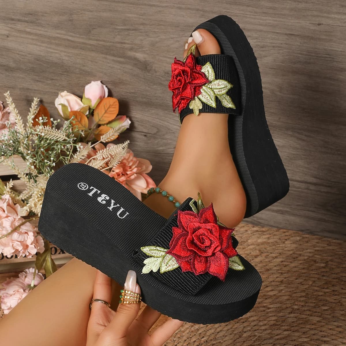 Women Flower Sandals Beach Fashion Shoes for Women Summer Trend Wedge Platform Sandals Lightweight Casual Slippers Slides Women