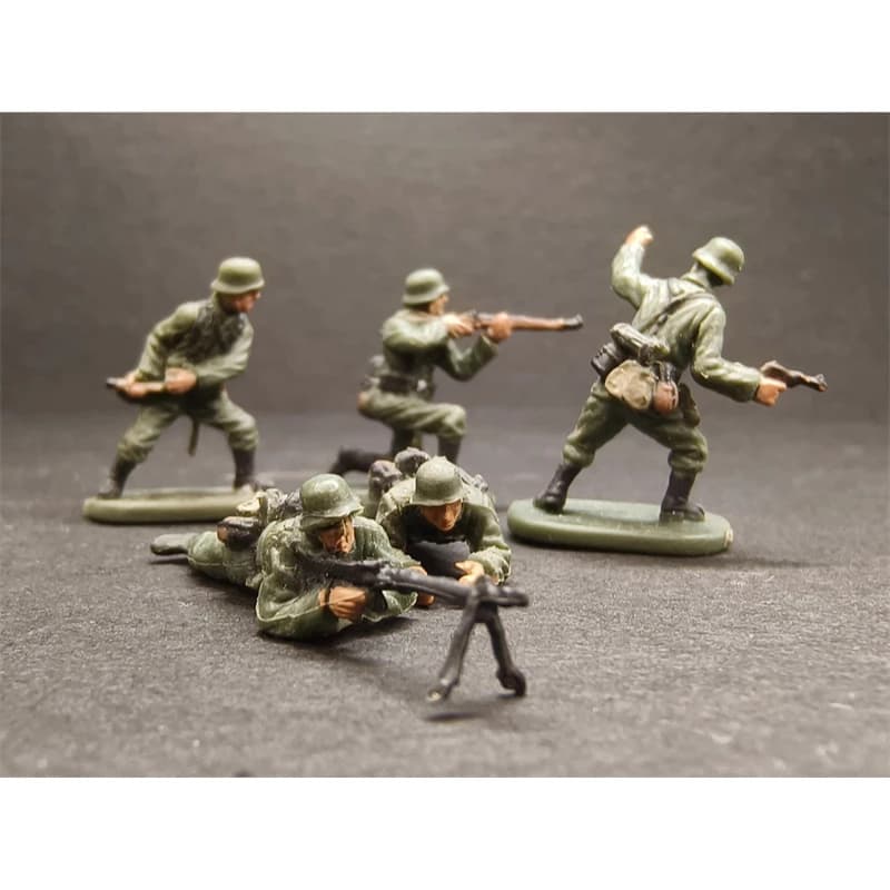 New 1/72 Scale 5pcs Greman Soldiers Action Figures Officer Model DIY Scene Accessory Doll Collection Display Toys Fans