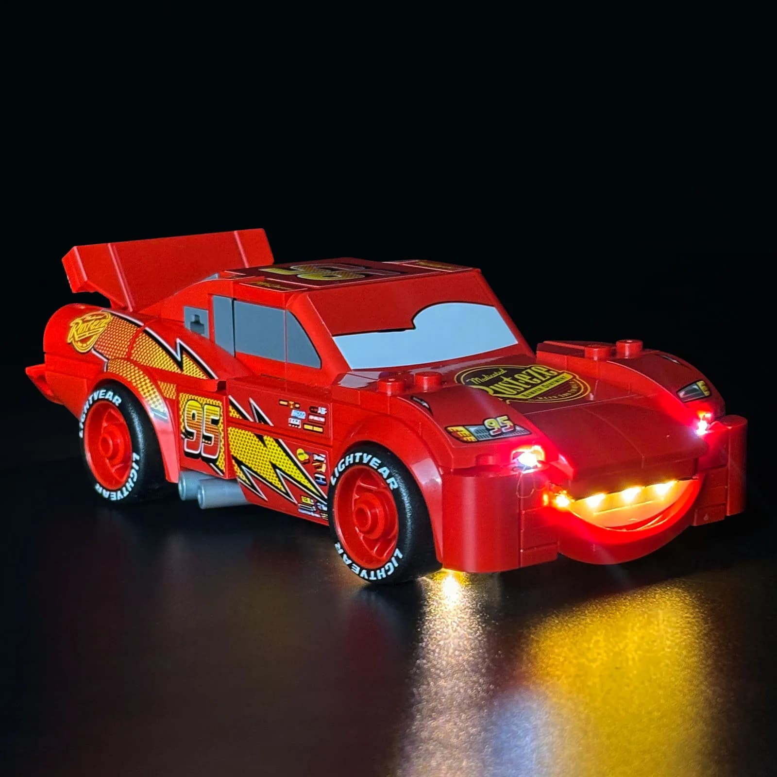 LYBMTWF Kit di illuminazione a LED compatibile con il modello Lego 77255 Lightning McQueen (NON includere i mattoni del modello)