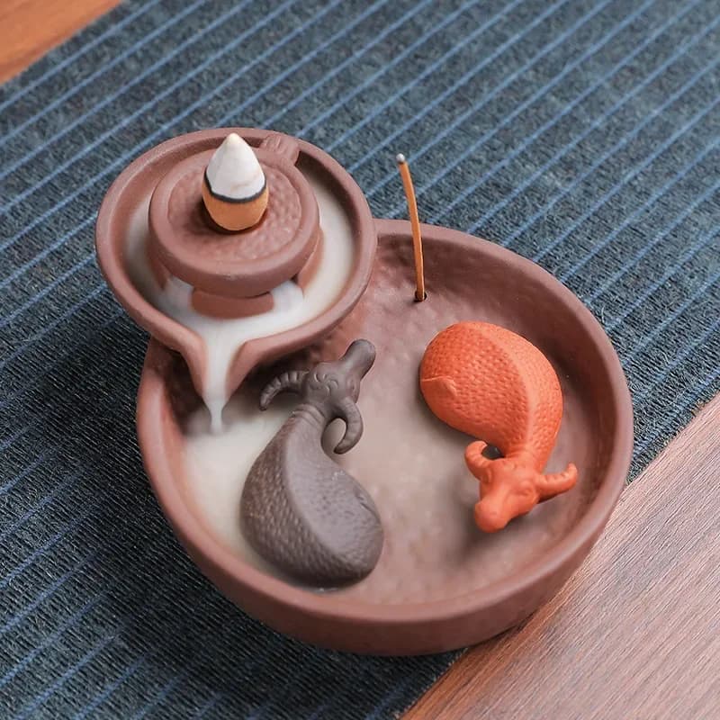 Bruciatore di incenso a riflusso di pesce per incenso a cono Ceramica Portafortuna Decorazioni per la casa Bruciatore di incensiere per bastoncini di incenso