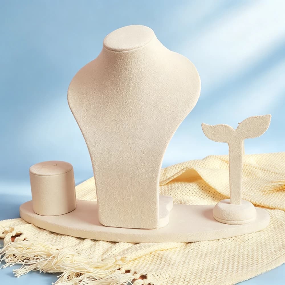 Espositore per Collane a Forma di Manichino, Supporto per Gioielli 4-in-1 di Lusso con Vassoio Portaoggetti, Espositore per Anelli, Orecchini e Collane, per Negozi