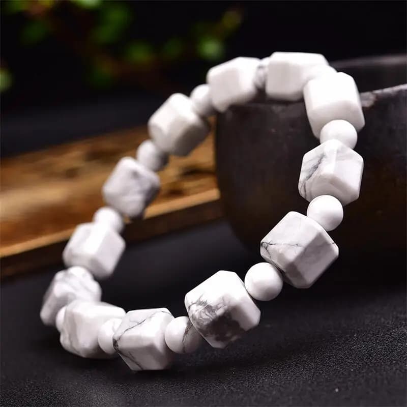 Bracciale con perline cubiche di howlite naturale da 10 mm per donna uomo regalo d'amore perline di cristallo fili regalo di gioielli 1 pz