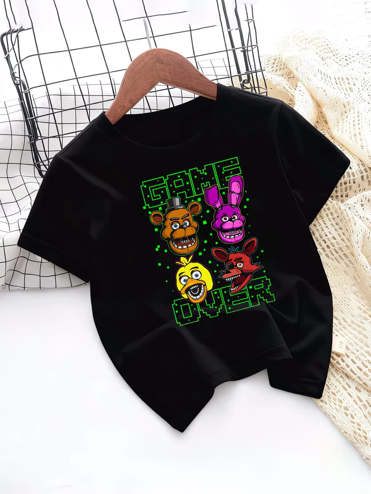 Camicia estiva nera a maniche corte da ragazzo! Stampa della collezione di personaggi di Fnaf "Game Over"