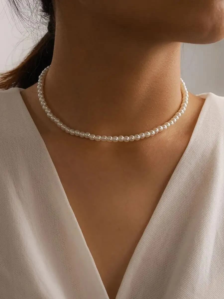 Elegante collana girocollo con perle finte per donna, stile classico