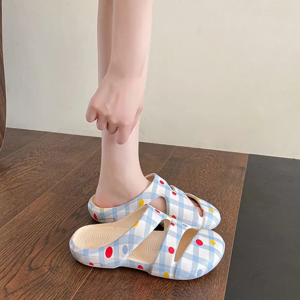Casual Style EVA Women’s Slippers Anti-Collision Closed Toe Beach Slides Lightweight Non-Slip Summer Sandals Daily Walking
