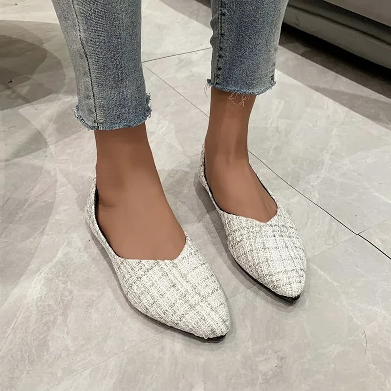 Large Size Single Shoe Women's 2025 Spring/summer New Pointed Fashion Plaid Shallow Mouth Flat Bottomed Bean Women's Shoes