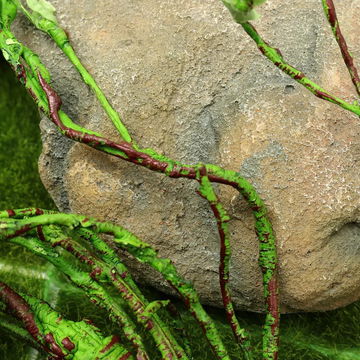 Premium Artificial Hanging Vine Leaves for Reptile Tank Decoration Landscape Pet Box Plant Garland Fake