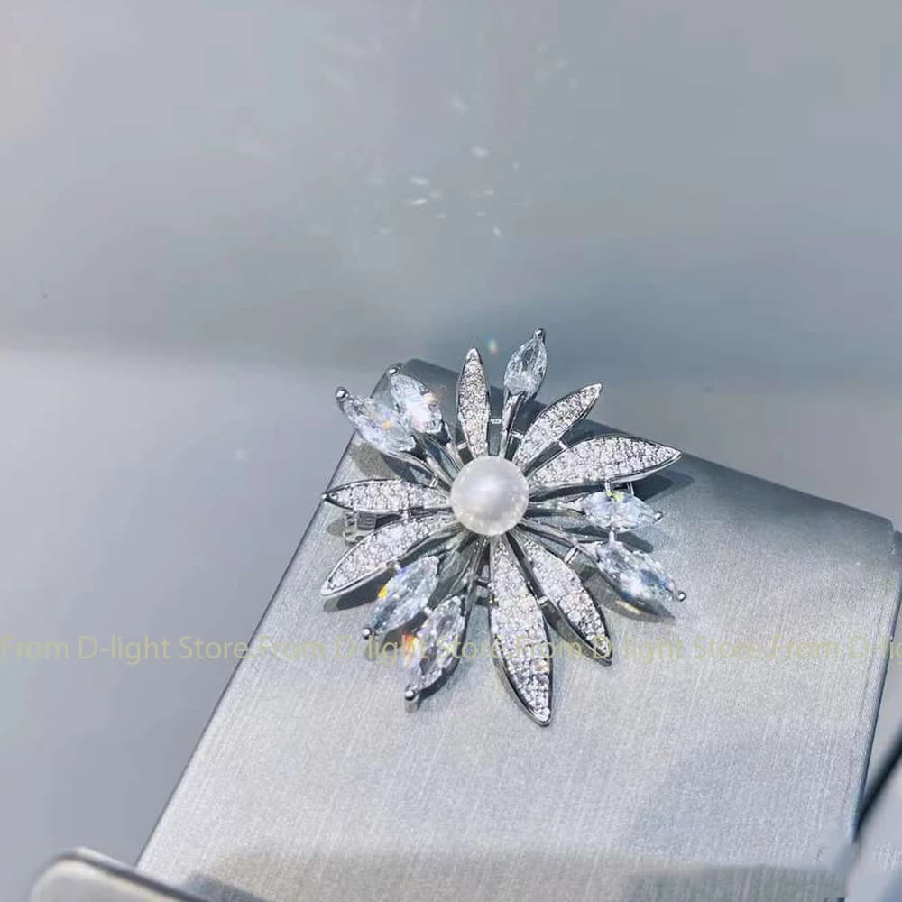 Nuovo squisito fiore zircone spilla da donna intarsiata perla premium elegante abito camicia giacca accessori spilla da esposizione per feste bel regalo