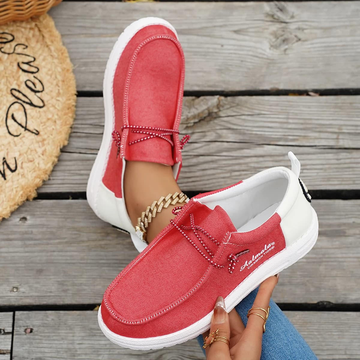 Mocassini da donna Scarpe leggere in tinta unita alla moda per le donne Scarpe da ginnastica in tela antiscivolo resistenti all'usura Scarpe casual slip on