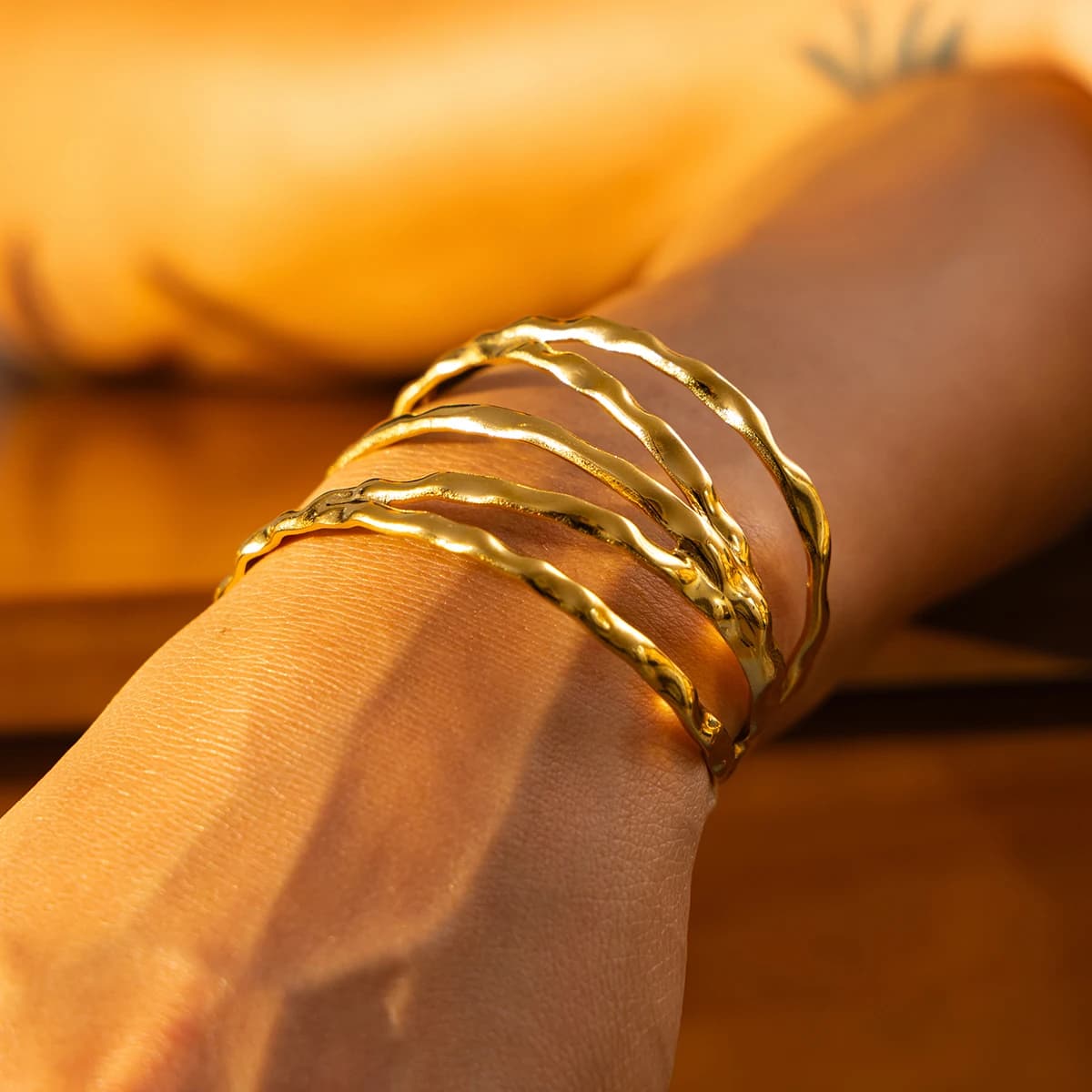 Bracciale rigido da donna con filo intrecciato placcato oro in acciaio inossidabile 316L, gioielli con polsino aperto multistrato, stile oro Boho Chic
