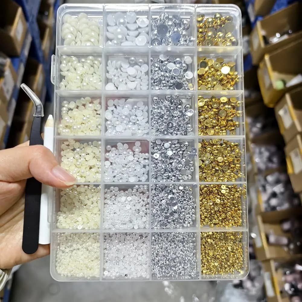 24 Scomparti (4500 Pezzi) Perle 3D Semisferiche per Unghie, Miste 2/3/4/5/6/8mm, Decorazioni per Nail Art, Accessori per Manicure Fai-da-Te