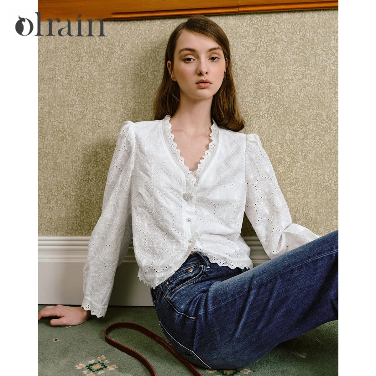 Camicie in Pizzo Francese da Donna OLrain, Autunno 2026, Elegante Blusa Tinta Unita con Scollo a V, Maniche Lunghe Ricamate, Top Femminile M57QX000158