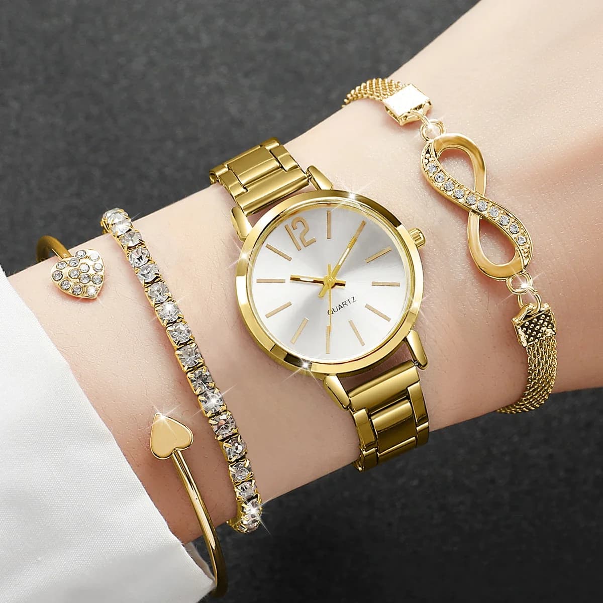 4 pz/set cinturino in lega di moda orologi da donna semplice orologio da polso al quarzo braccialetti con diamanti set Reloj Mujer orologio da ragazza (senza scatola)