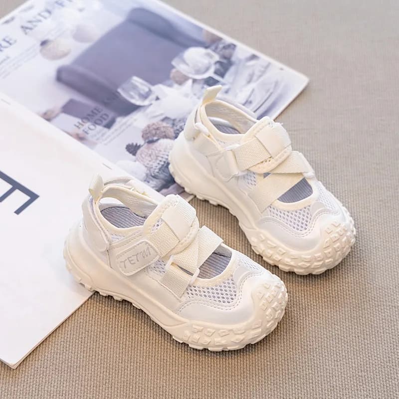 New Children's Hollow Sandals Girls Mesh Breathable Shoes Student Casual Non-Slip Sandals Kids Closed-Toe Anti-Collision Shoes