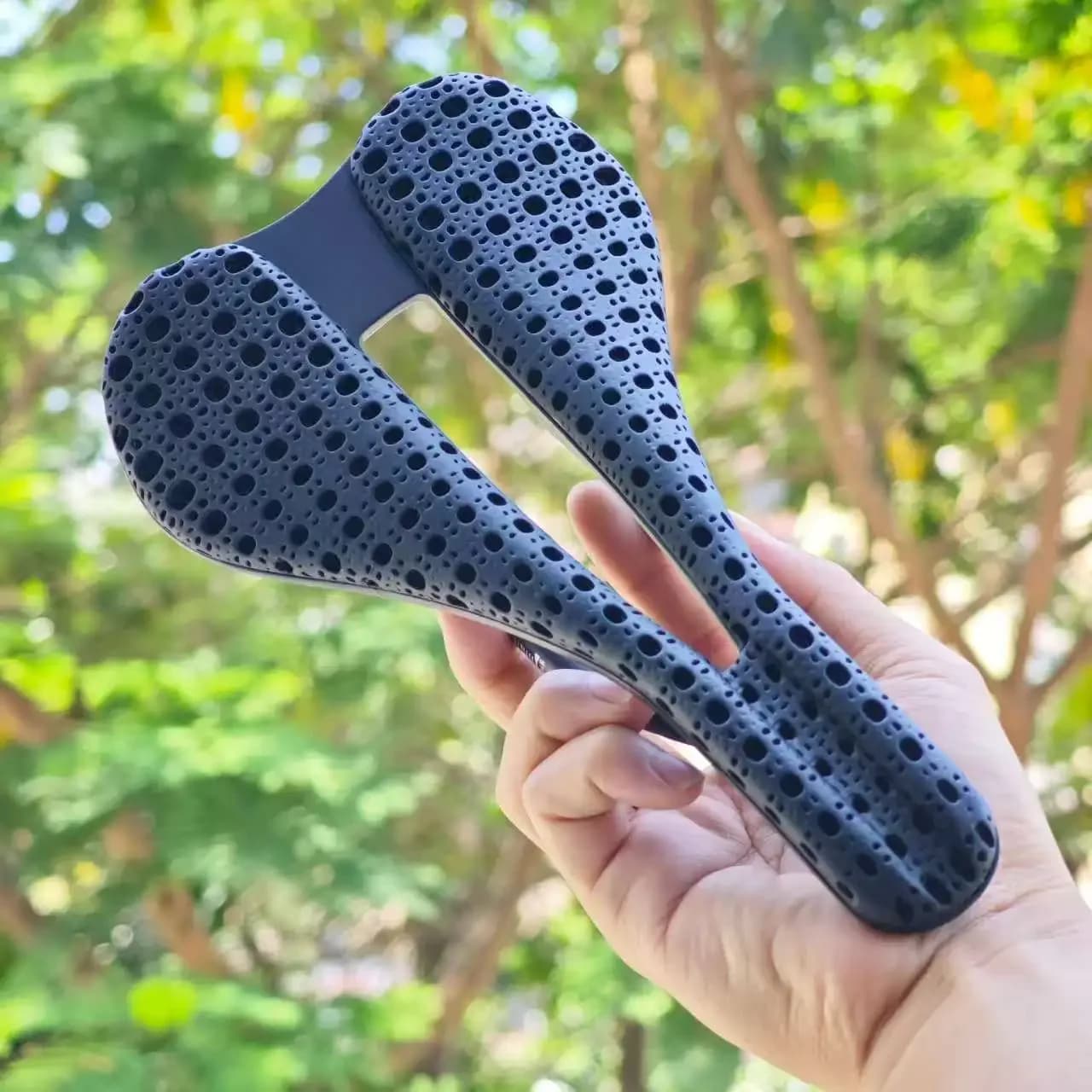 GOLDIX Sella in carbonio con stampa 3D per bicicletta Ultra leggera per autostrada MTB Sella da corsa Cuscino per bicicletta Accessori per sedili per bicicletta
