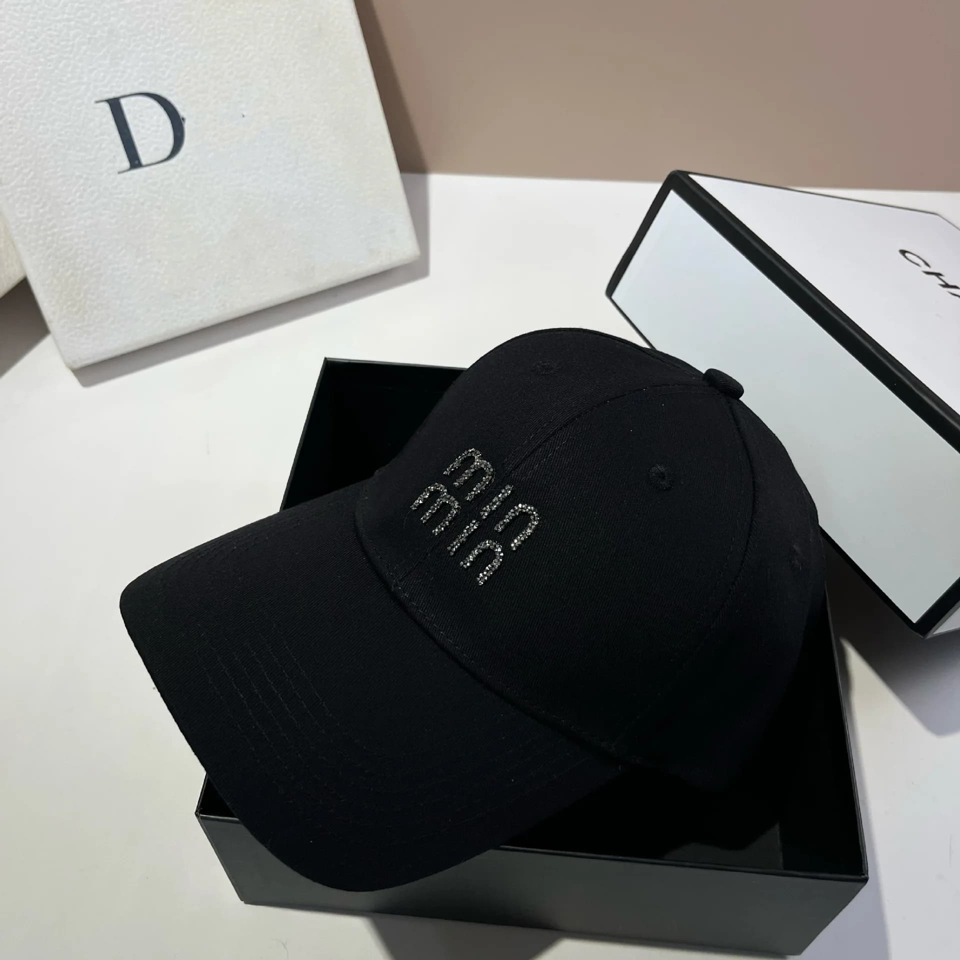 Berretto da baseball Y2K con strass di lusso unisex Primavera Estate Moda Sport all'aria aperta Berretto da golf con visiera Cappello da sole per uomo e donna