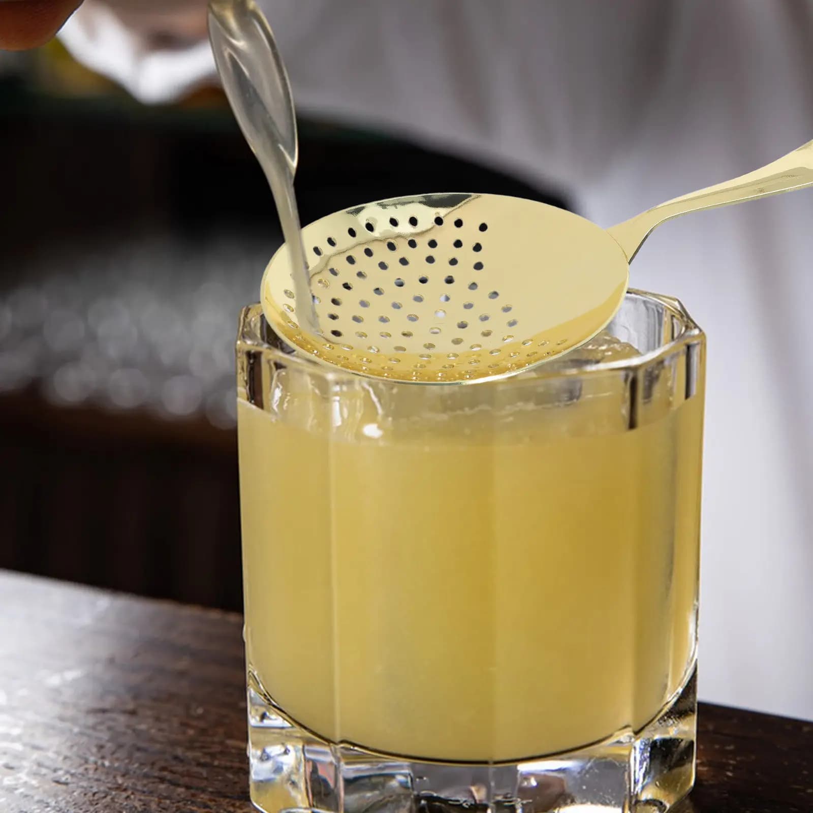 Colino per Cocktail in Acciaio Inox 304 per Mixologi Professionisti e Principianti, con Fori Fini per Shaker e Miscelazione