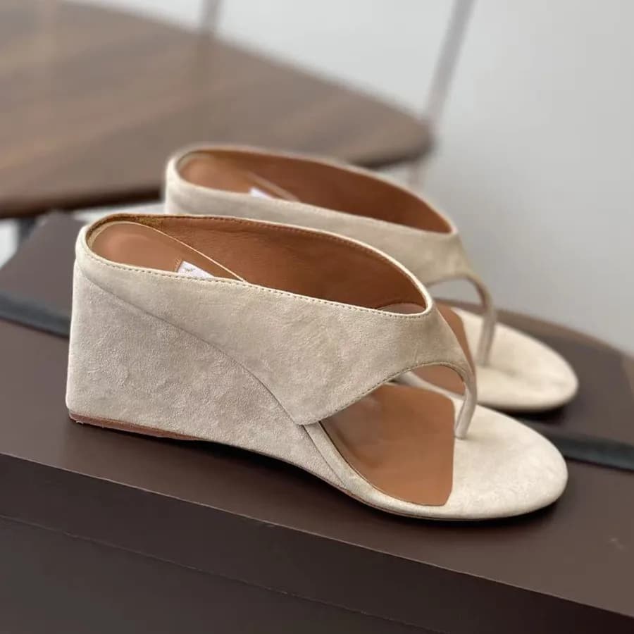 Slope with Herringbone Clamp Foot Slippers for Women, Summer Outerwear, Suede Hollow Mesh Flat Bottom Ballet Fishing Net Sandals