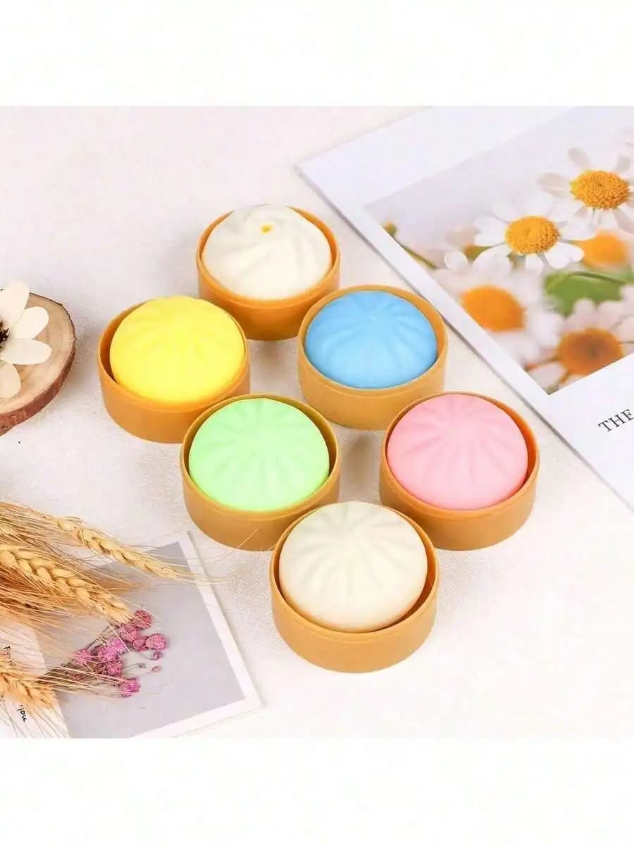 1 Pezzo Giocattolo Antistress Quotidiano, Palla Antistress Colorata a Forma di Raviolo, Giocattolo Sensoriale Fidget, Palla Antistress in Pasta Modellabile, Elastica
