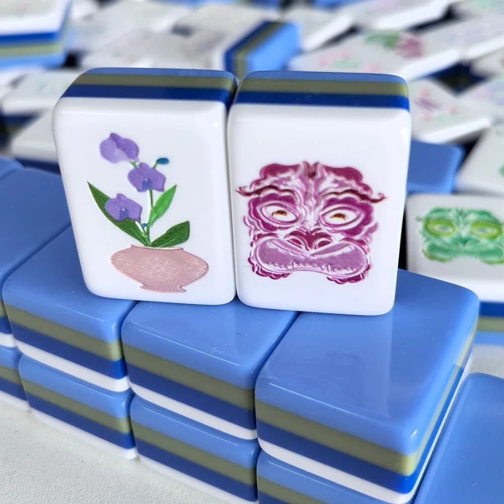4-Layer Acrylic Luxury American Mahjong Set Engraved Royal Blue Mahjong Game Tiles for Home Entertainment Travel Mah Jongg Sets