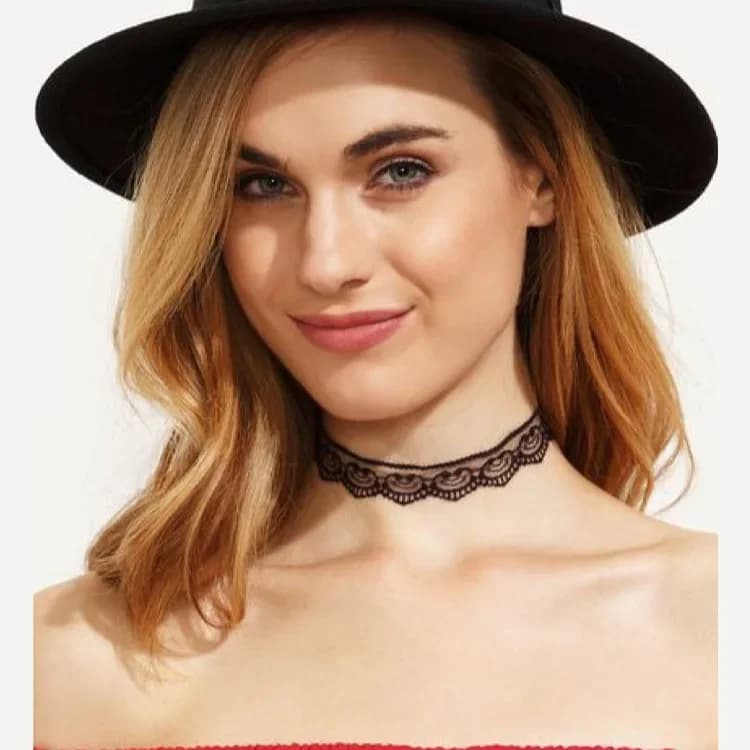 Collana girocollo classica creativa con ciondolo a cuore in pizzo traforato e faccina sorridente, stile punk da discoteca, a forma di cuore, da donna