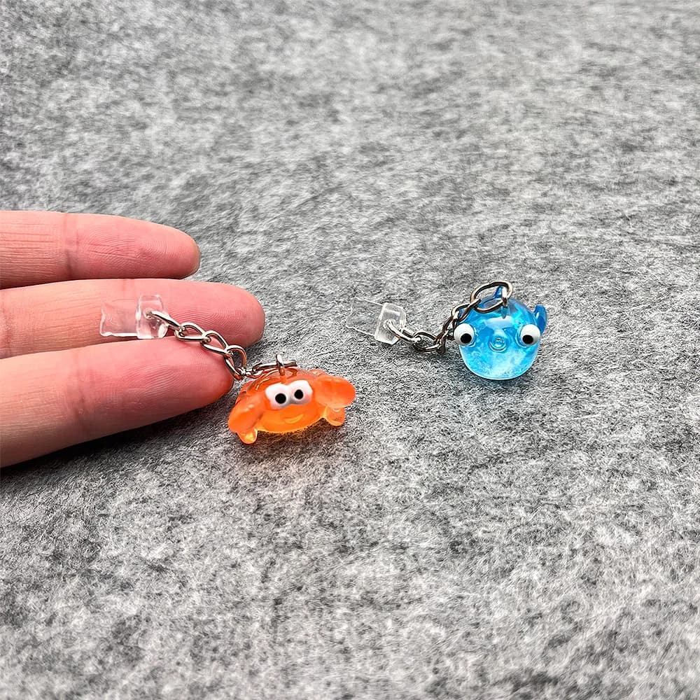 1 pcs adorable practical crab animal crab charm dust caps for mobile phones, tablet, laptop, USB-C and lighting port