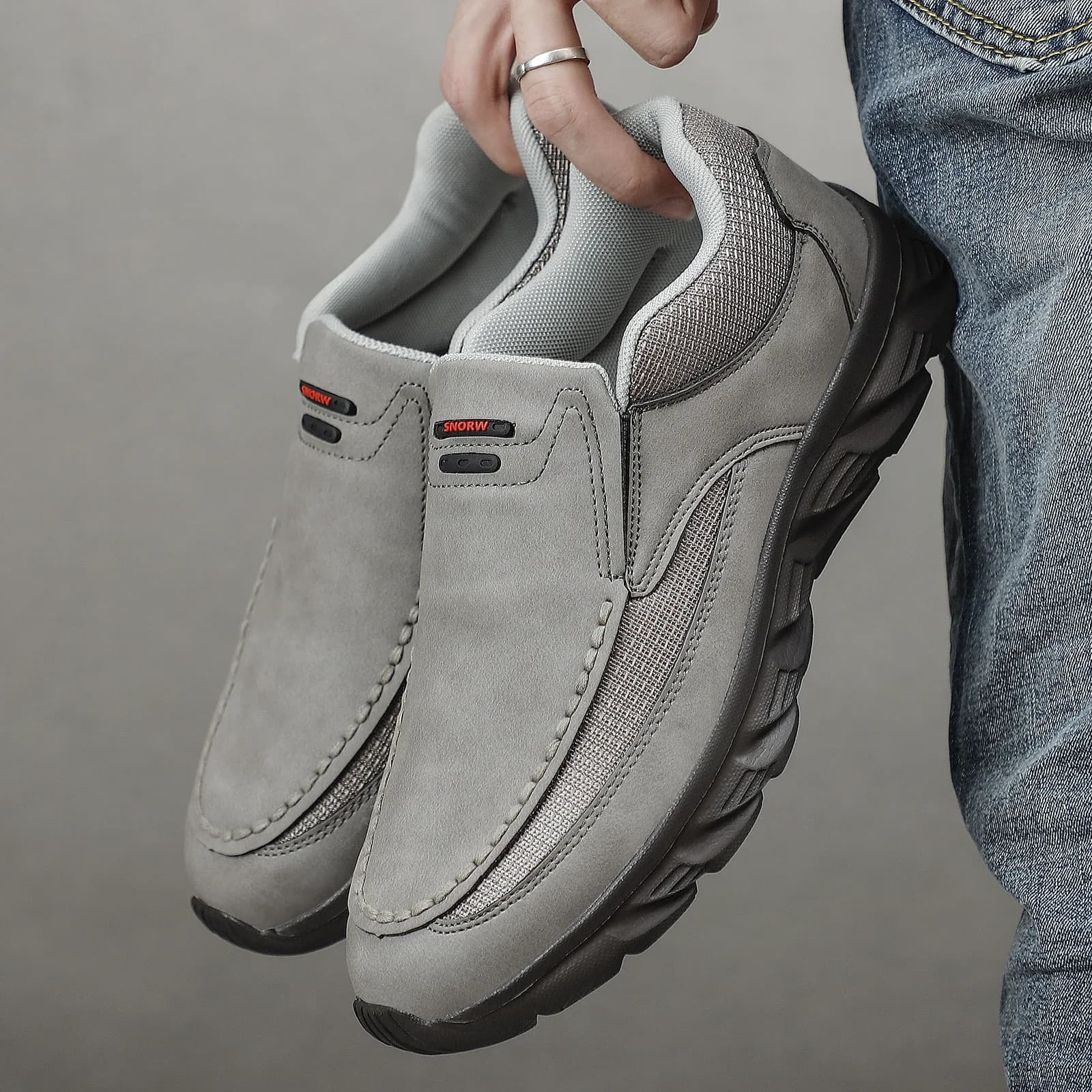 2026 New Men Leather Casual Shoes Breathable Loafers Men Sneakers Male Comfortable Leather Flat Footwear Sneakers Men Shoes