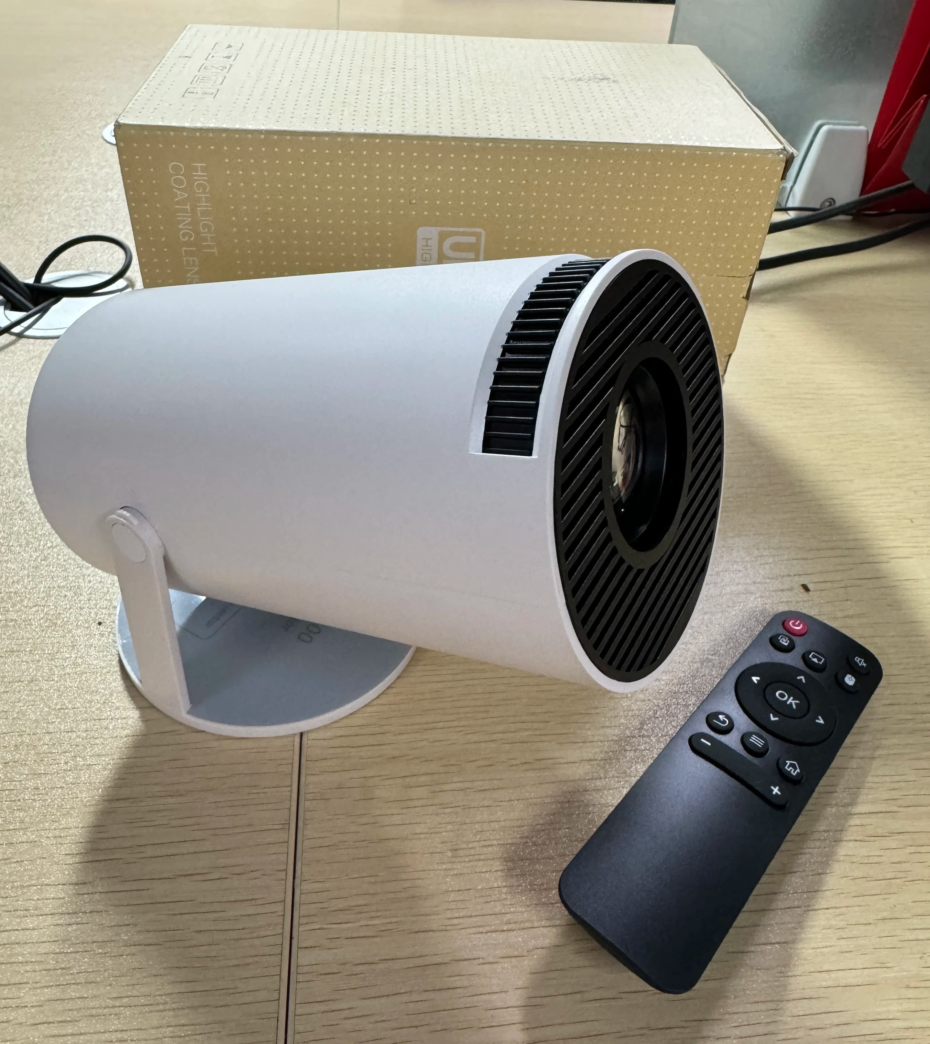 Mini proiettore LCD tascabile portatile Hy300pro Smart Android Projecteur 200 lumen Home Theater Video Proyector HY300 Pro