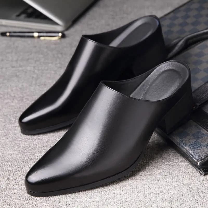 Sandali da uomo a punta, eleganti e casual, in pelle, senza tacco, alla moda, versatili, con punta a borsa, ciabatte di tendenza