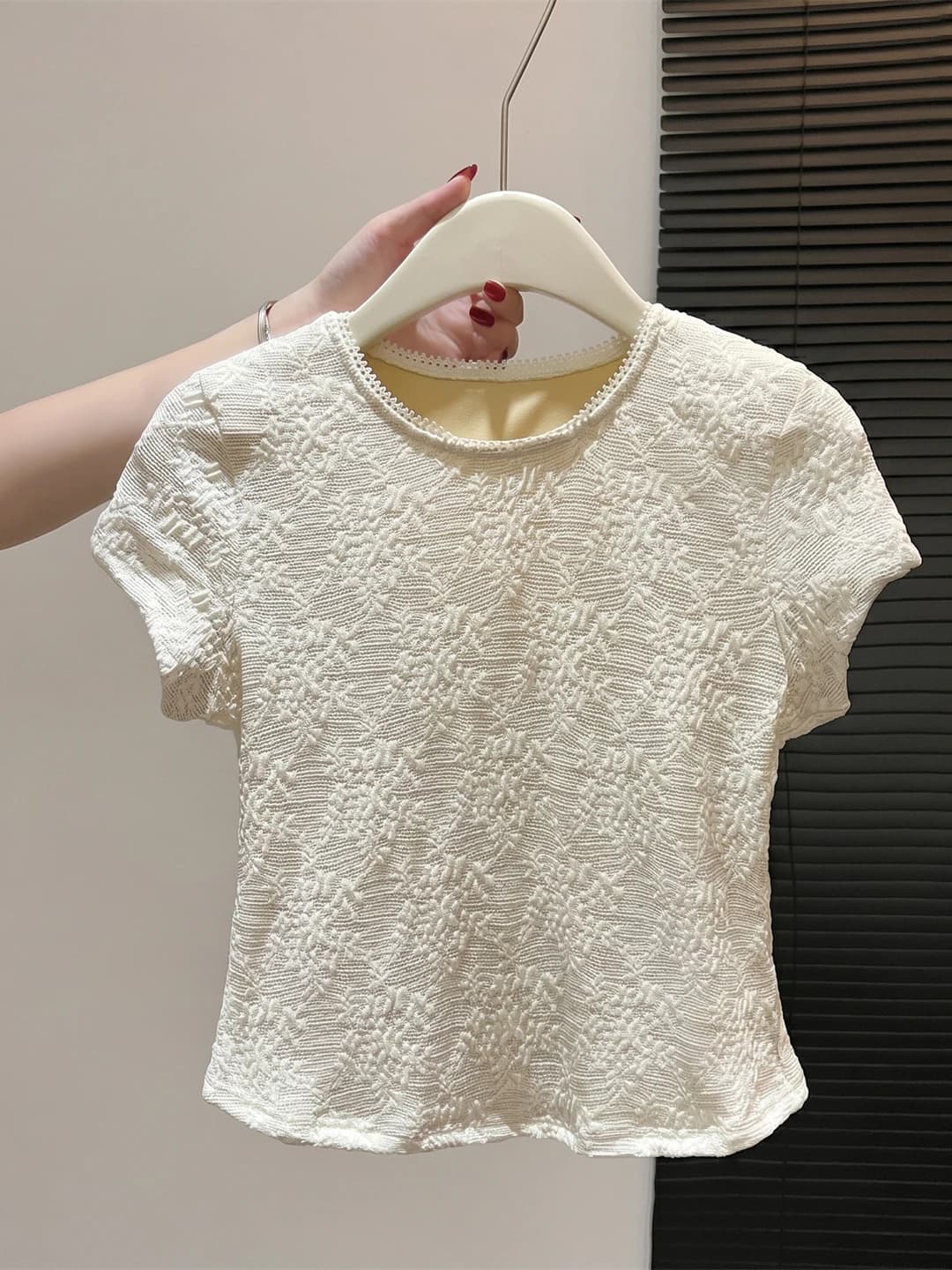 Sweet Gentle Style Short Sleeve T-Shirt round Neck Slimming Fashionable Overhead Top Korean Version Straight Cut Silk Material