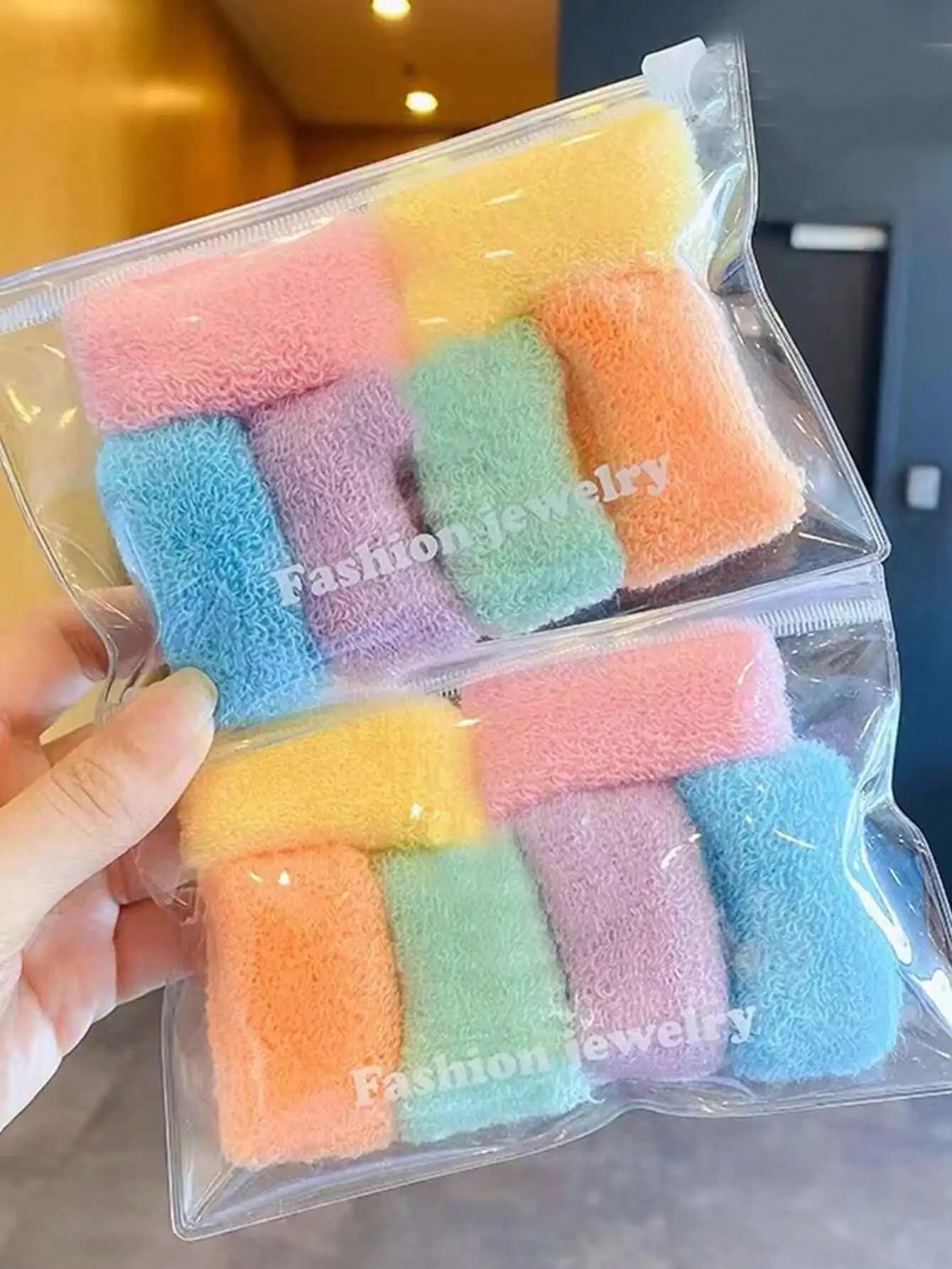 12 elastici per capelli in peluche da donna con design a pallina colorata, adatti per coda di cavallo e uso quotidiano senza danneggiare i capelli