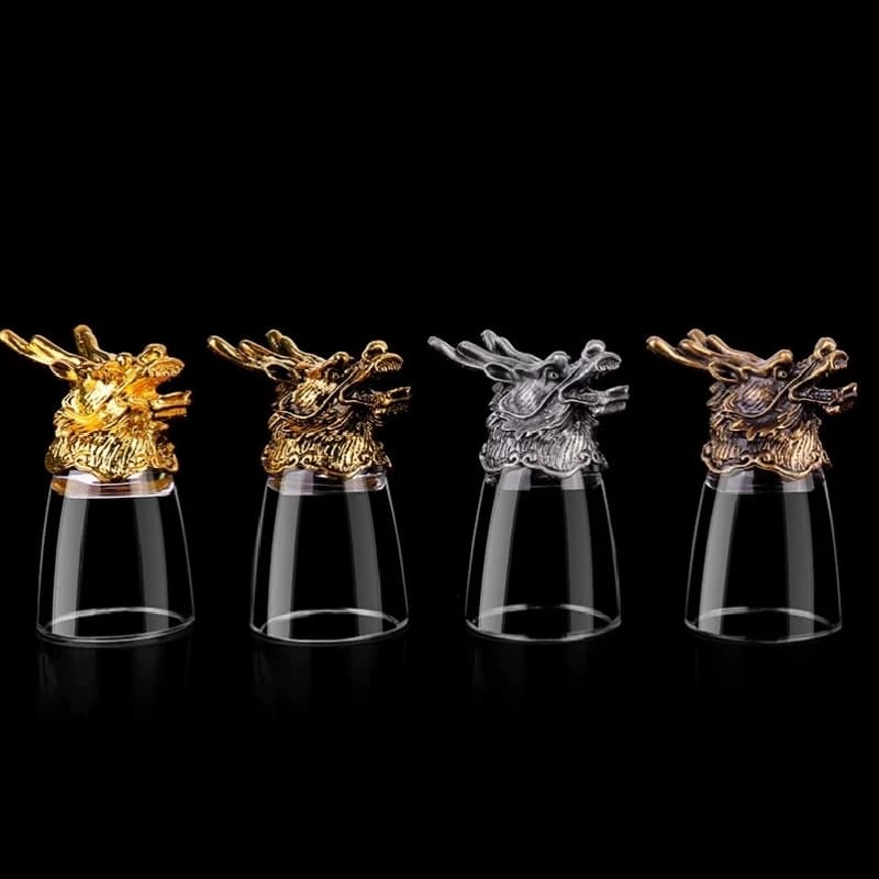Bicchieri da vino bianchi per la casa dello zodiaco cinese calici in vetro in stile cinese accessori per la decorazione della casa Set da vino anno del drago