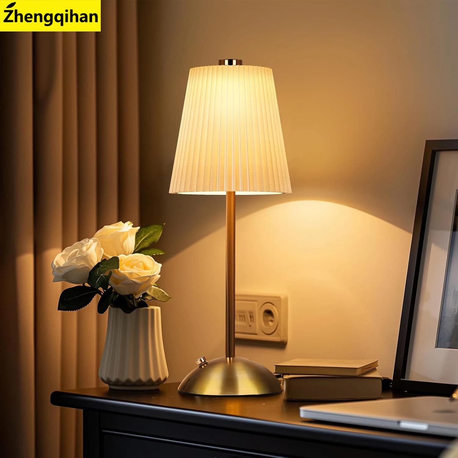 Lampada da tavolo a LED Sensore tattile Luce notturna da tavolo ricaricabile Lampada da lettura wireless per ristorante Hotel Bar Camera da letto Decor Light