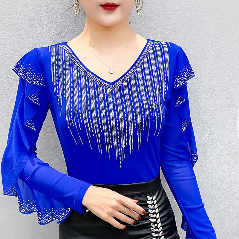 2026 Primavera Estate Scollo a V Maglia aderente Top dimagrante Donna Chic Bling Strass Elegante T-shirt basic con volant maniche lunghe
