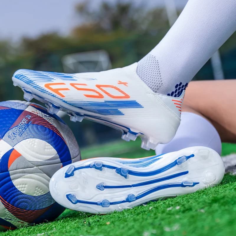 Nuove Scarpe da Calcio Indoor per Uomo, Tacchetti Antiscivolo per Erba Sintetica e Futsal, Ultraleggere e Comode, Scarpini da Calcio Antiscivolo per Adulti