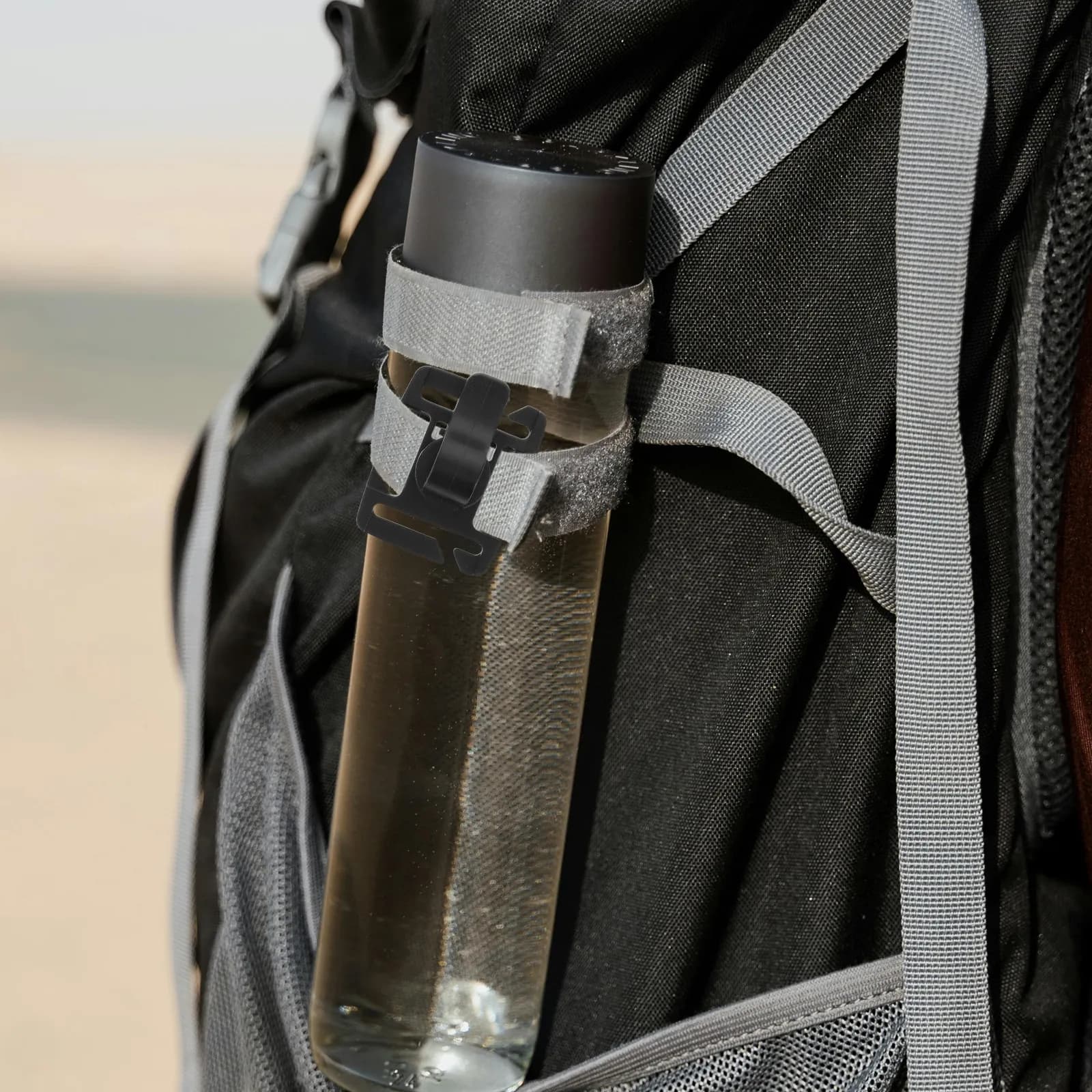 Set of 6 Clips Hydrating Pipes, Black Water Bag Clamps, Hiking and Camping Backpack Accessories