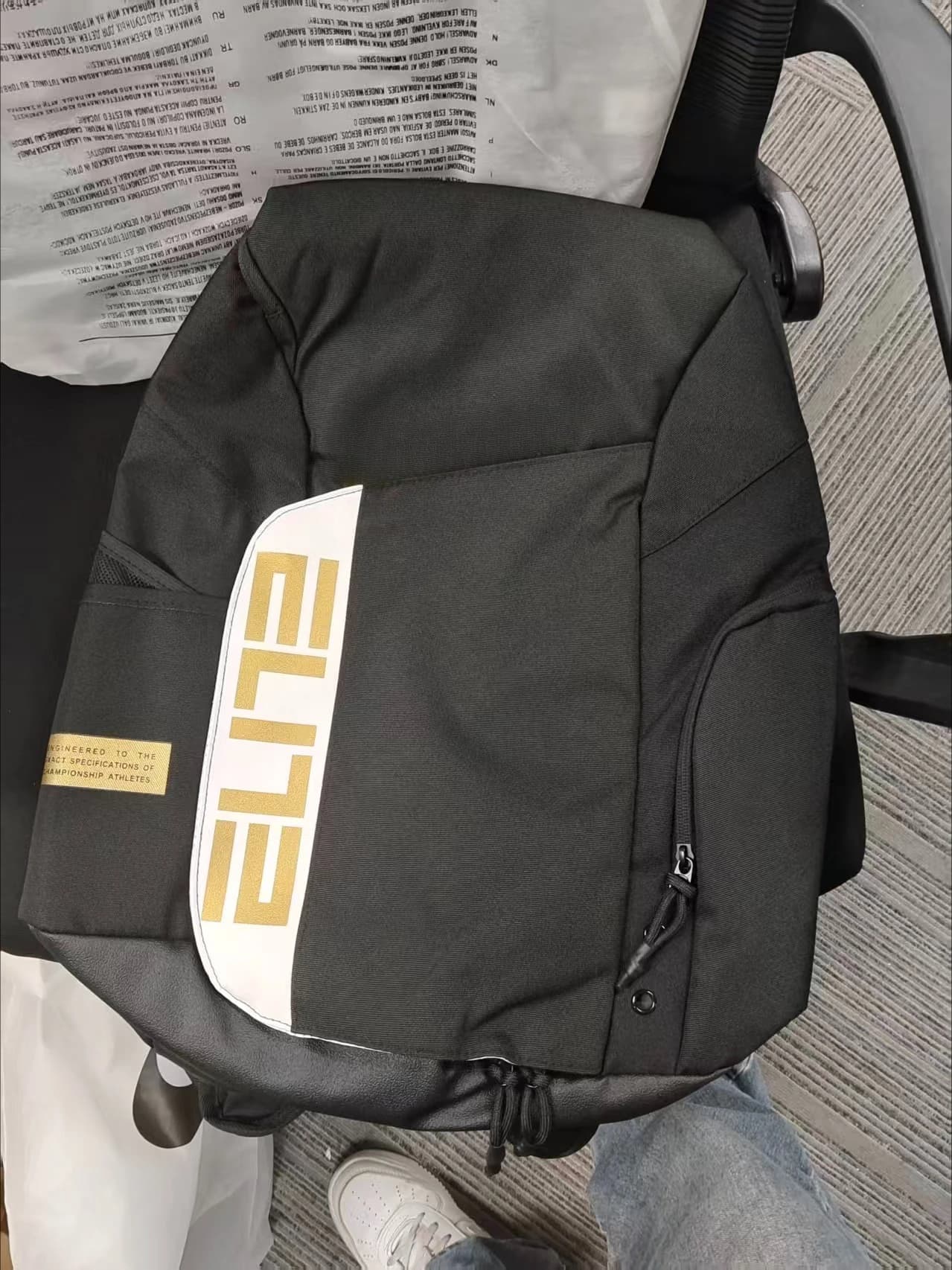Zaino sportivo casual universale con cuscino d'aria, borsa per computer, zaino da viaggio per giovani uomini e donne