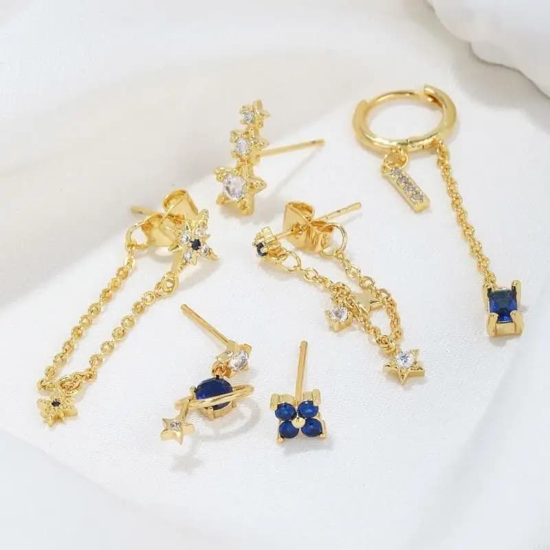 Delicati orecchini asimmetrici con cartilagine e nappe, orecchini da donna, realizzati in ottone con elegante placcatura in oro
