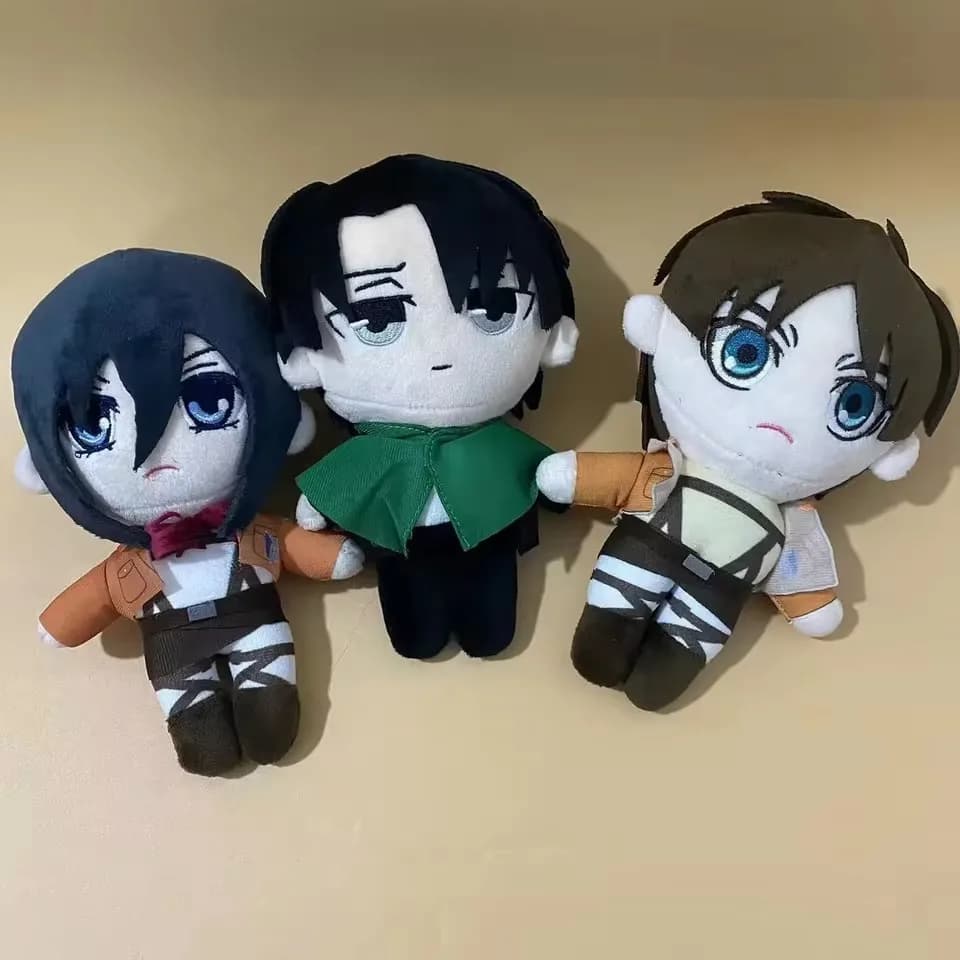 Anime Attack on Titan giocattoli di peluche bambola Kawaii Levi Eren Mikasa carino collezione Kawaii verde farcito regali di compleanno per i bambini