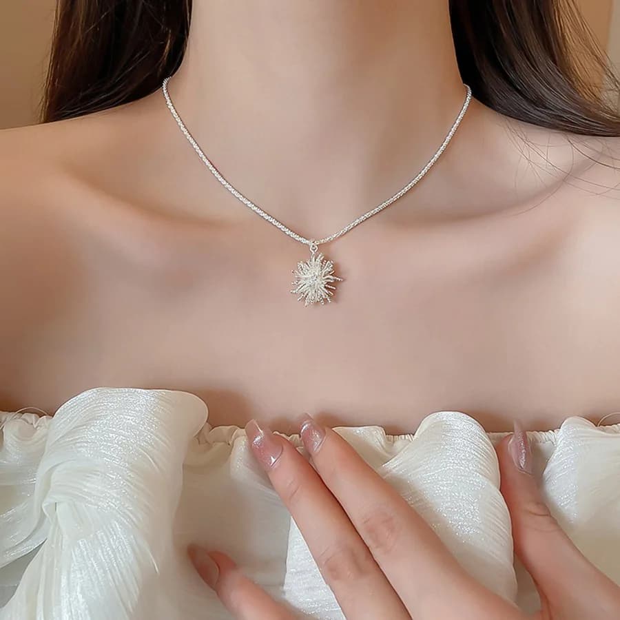 Minimalist Firework Pendant Necklace, Unique Cold-Style Elegant Clavicle Chain, Light Luxury Premium Versatile Women's Neck Jewelry